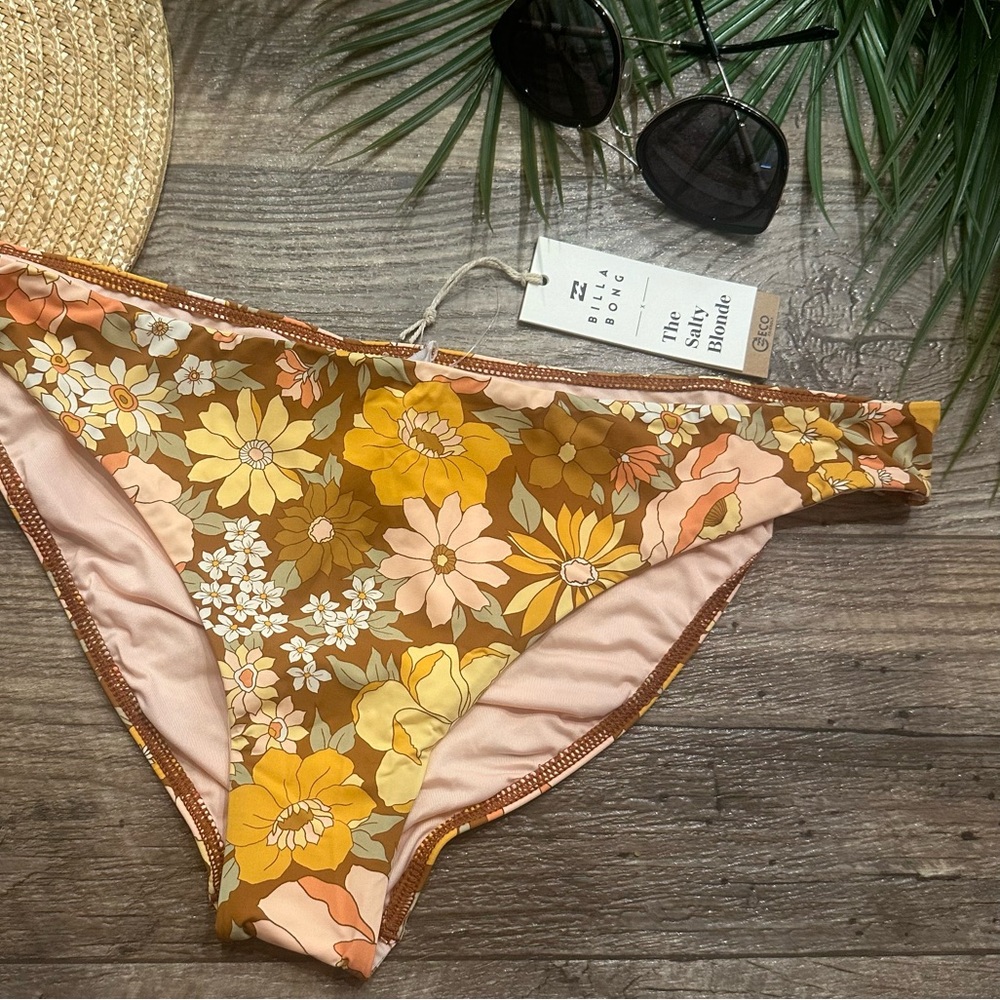 ★ Billabong x Salty Blonde Underwire Bandeau Bikini Top + Lowrider Bikini Bottom - Picture 7 of 17